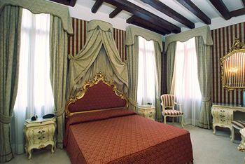 Casa Santa Maria Formosa Hotel Venice Fondamenta Dei Preti Castello 5841