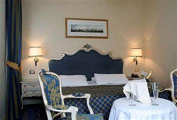 Antiche Figure Hotel Venice Santa Croce 687