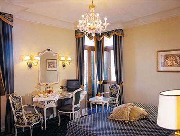 Antiche Figure Hotel Venice Santa Croce 687