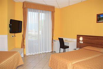 Hotel Residence Zust Verbania Via Ticino 39