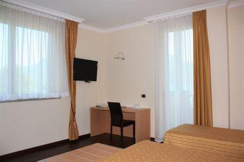 Hotel Residence Zust Verbania Via Ticino 39