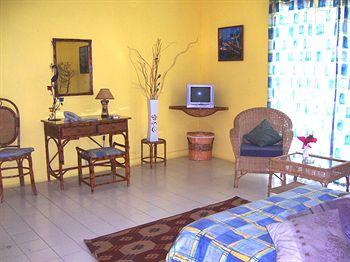 Oasis Beach Club Hotel Pointe Aux Piments Royal Road