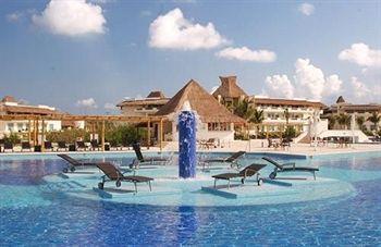 BlueBay Grand Esmeralda Hotel Playa del Carmen km 300 carretera Chetumal