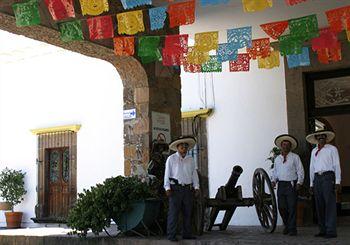 Mision La Muralla Hotel Amealco de Bonfil Km. 26 Carretera San Juan del Río Amealco