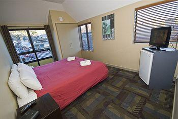 Base Discovery Lodge Queenstown 49 Shotover Street