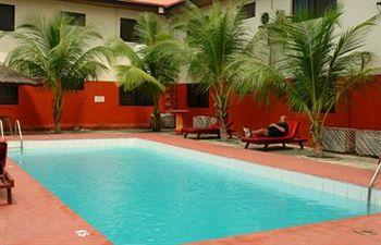 La Playa Suites Lagos (Nigeria) Plot 10, Block 22, Jakande Close, 
Landbridge Avenue, Oniru Estate,VI Extension