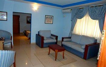 La Playa Suites Lagos (Nigeria) Plot 10, Block 22, Jakande Close, 
Landbridge Avenue, Oniru Estate,VI Extension