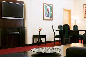 Le Meridien Ogeyi Place Hotel Port Harcourt 45 Tombia Street