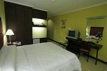 Royal Bellagio Hotel Makati 5010 P. Burgos Street, Poblacion