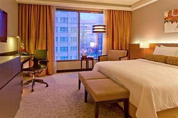 The Bellevue Hotel Muntinlupa North Bridgeway, Filinvest Corporate City, Alabang