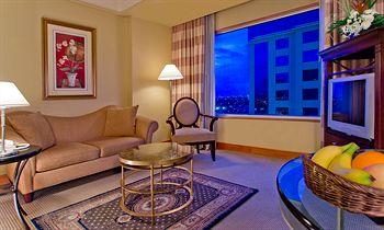 The Bellevue Hotel Muntinlupa North Bridgeway, Filinvest Corporate City, Alabang