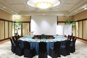 The Bellevue Hotel Muntinlupa North Bridgeway, Filinvest Corporate City, Alabang