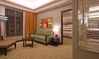 The Bellevue Hotel Muntinlupa North Bridgeway, Filinvest Corporate City, Alabang