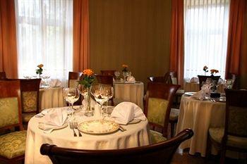 Ostoya Palace Hotel Krakow Józefa Piłsudskiego 24