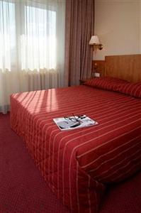 Hotel Atos Warsaw Ul. Mangalia 1