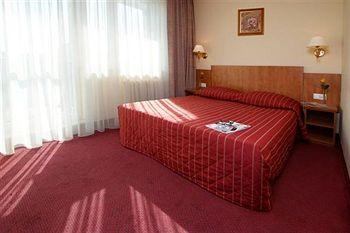 Hotel Atos Warsaw Ul. Mangalia 1