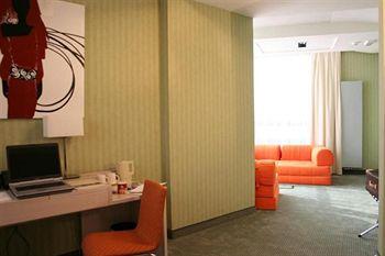 Golden Tulip Ana Tower Hotel Sibiu Str. Scoala De Inot 2