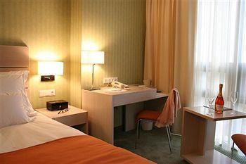 Golden Tulip Ana Tower Hotel Sibiu Str. Scoala De Inot 2