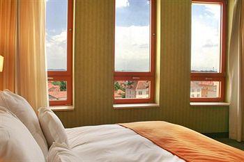 Golden Tulip Ana Tower Hotel Sibiu Str. Scoala De Inot 2