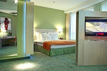 Golden Tulip Ana Tower Hotel Sibiu Str. Scoala De Inot 2