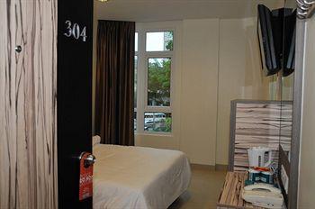 Hotel 81 Osaka Singapore 1 Eng Hoon Street 