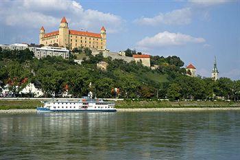 Botel Marina Bratislava Nabrezie arm. Gen. L. Svobodu