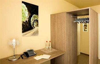 Ambient Hotel Domzale Aškerceva 6a