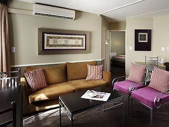 Mercure Johannesburg Bedfordview Hotel 33 Bradford Road