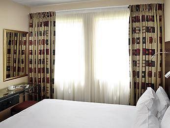 Mercure Johannesburg Bedfordview Hotel 33 Bradford Road