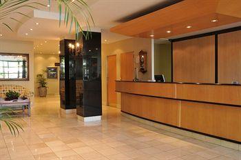 Protea Hotel Umhlanga Protea Mall Corner Lighthouse Road and Chartwell Drive Umhlanga Rocks