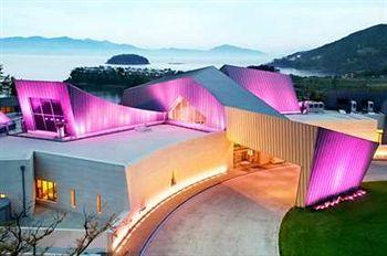 Hilton Golf and Spa Resort Namhae San 35-5 Doekwol-ri, Nam-myeon