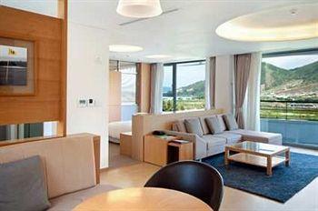 Hilton Golf and Spa Resort Namhae San 35-5 Doekwol-ri, Nam-myeon