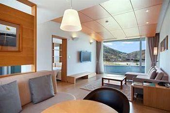 Hilton Golf and Spa Resort Namhae San 35-5 Doekwol-ri, Nam-myeon