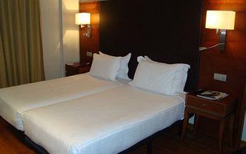 AC Hotel Almeria Plaza Flores, 5