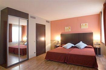 Hotel Ronda Lesseps Barcelona C/ Ballester 77 - 81