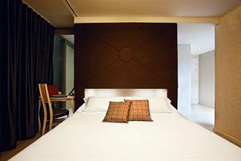 Axel Hotel Barcelona C/ Aribau 33