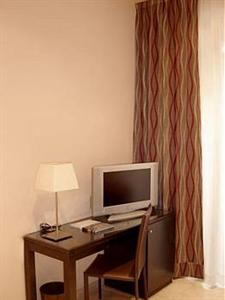 Suites 33 Hotel Madrid c/ Leganitos 33