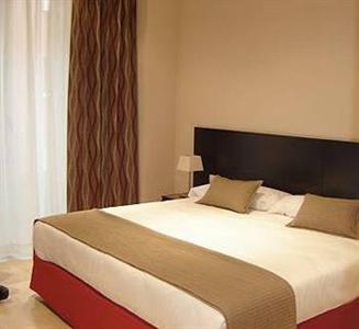 Suites 33 Hotel Madrid c/ Leganitos 33