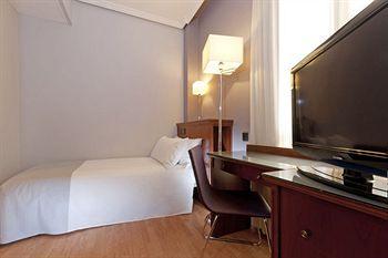 Tryp Cibeles Hotel Madrid Calle de Mesonero Romanos, 13