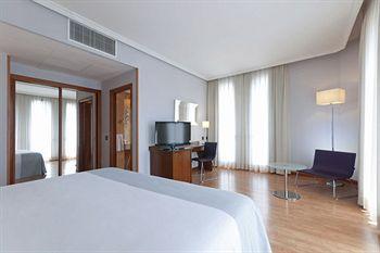 Tryp Cibeles Hotel Madrid Calle de Mesonero Romanos, 13