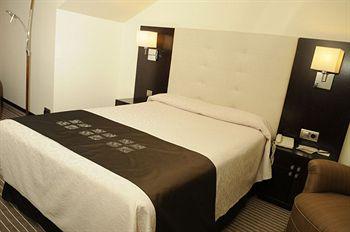 Liabeny Hotel Madrid Calle Salud 3