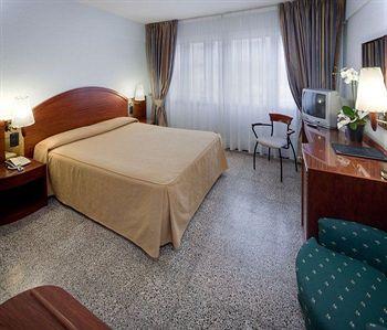 Hotel Gaudi Reus C/ Arrabal Robuster,49