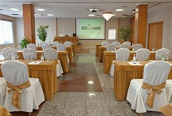 Hotel Oasis Horus Salamanca Santa Marta de Tormes Avenida de los Padres Paules s/n