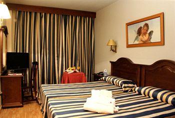 Hotel Bellavista Seville (Spain) Av. Bellavista, 153