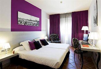 Hotel Husa Los Seises Seville (Spain) C/ Segovias, 6