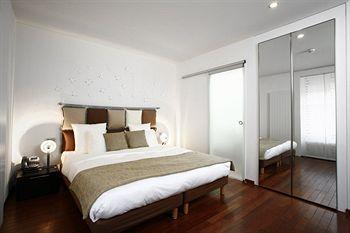 La Cour Des Augustins Hotel Geneva 15 Rue Jean Violette