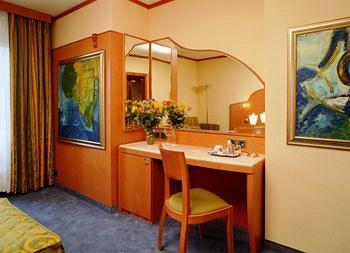 Best Western Hotel Strasbourg Univers Geneva Rue Pradier 10