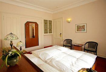 Villa Toscane Swiss Quality Hotel Montreux Rue du Lac 2/8