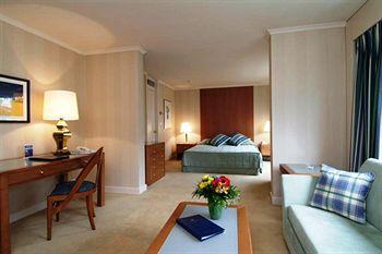 Royal Plaza Hotel Montreux Grand Rue 97