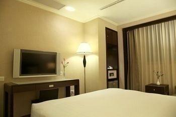 Wish Hotel Taipei No.17-3, Lane 77, Sec. 2, Jhongshan N. Rd